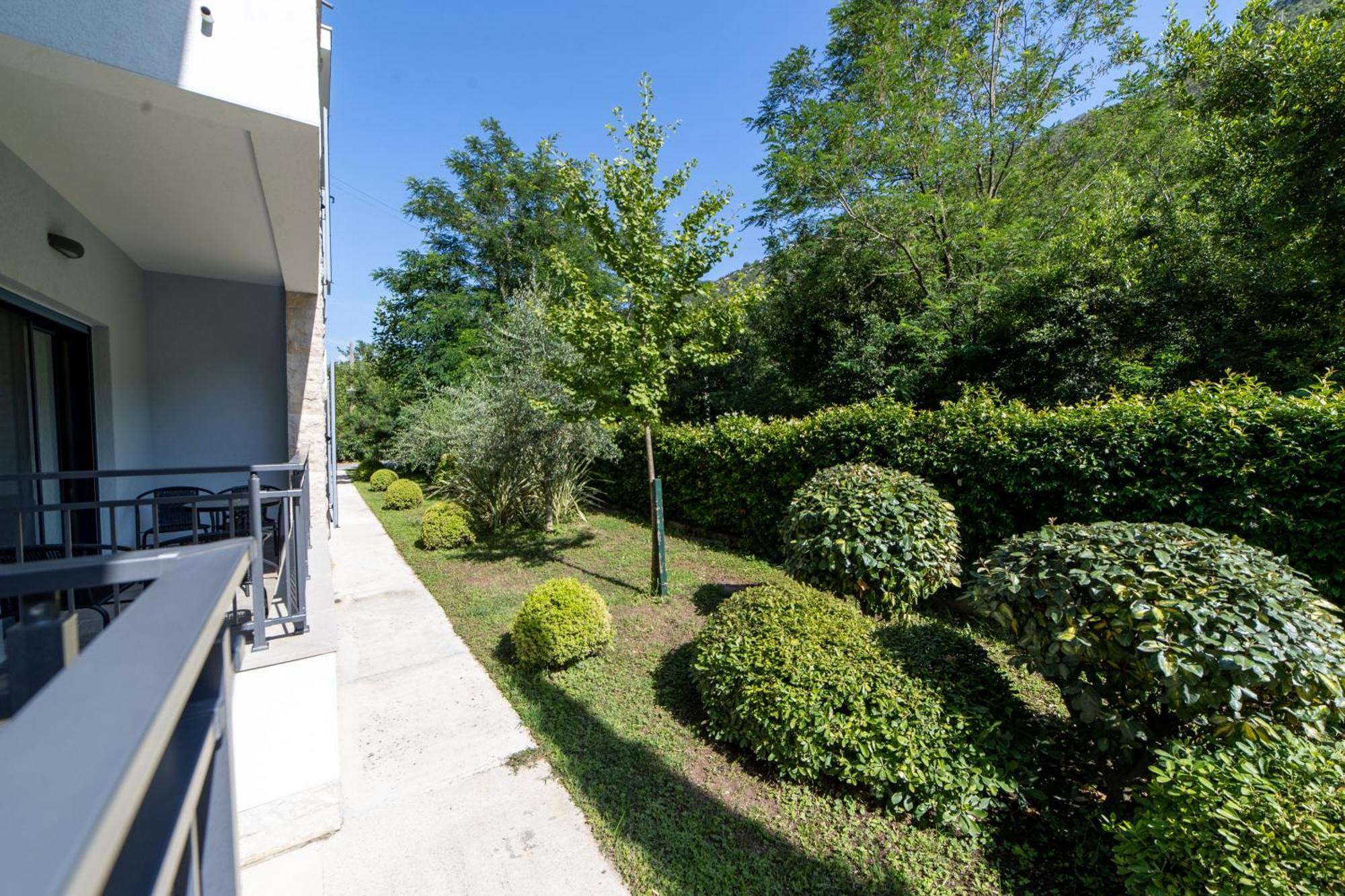 Green Bay Apartments Morinj Kotor Exterior photo